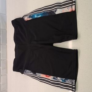 NWOT Xcursion 8" Biker Short, Size Medium, Multi Colored Side Stripe